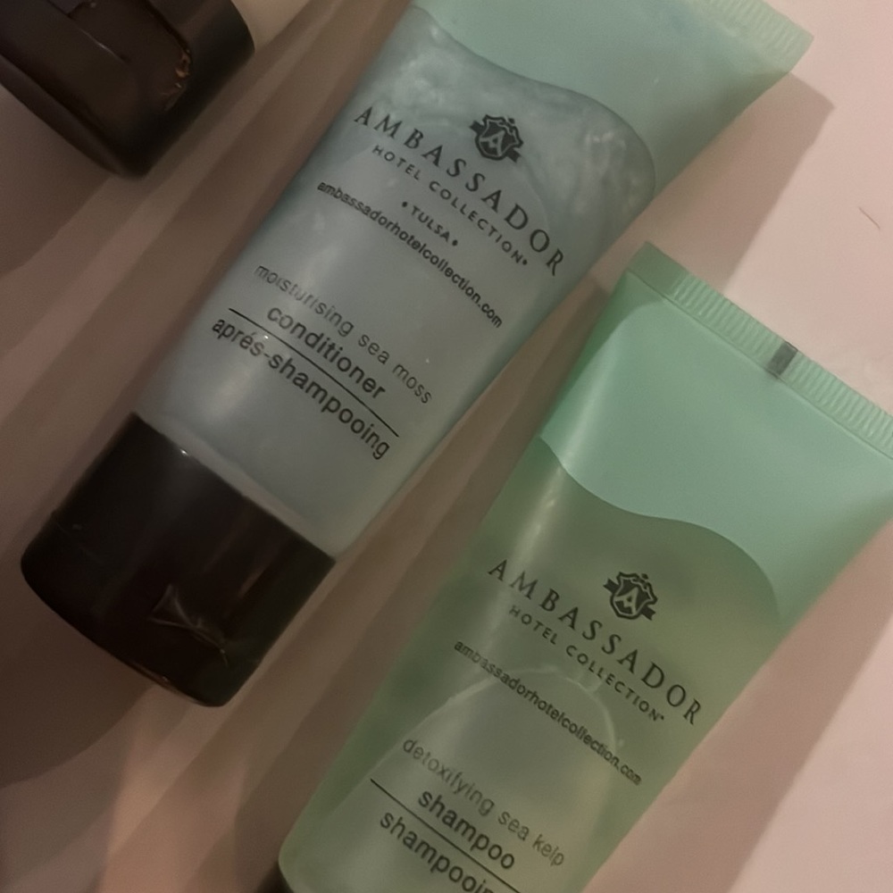 Spa guest bathroom toiletries lotions 🧴 60 variety pc w/ box - Picture 11 of 16